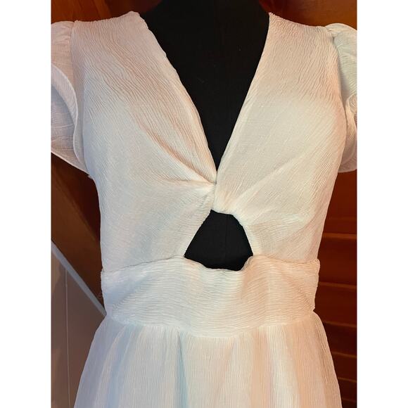 ASTR the Label NWOT - White Emporia Tiered Tulle Midi Dress - Large - Picture 5 of 12